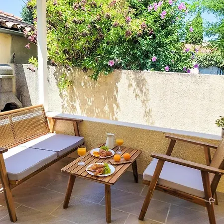 Double Climatise Avec Terrasse - Proche Tram & Centre شقة