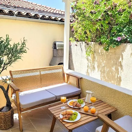 Apartment Double Climatise Avec Terrasse - Proche Tram & Centre *