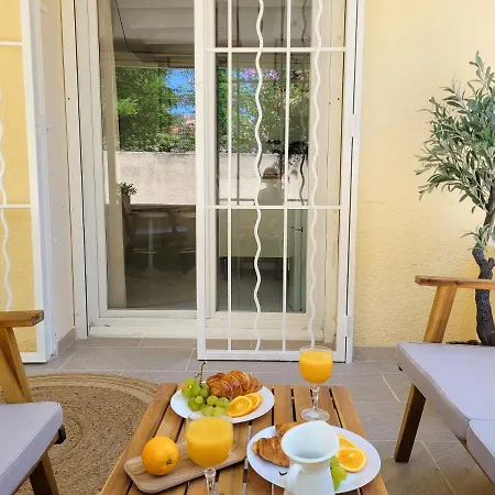 Apartment Double Climatise Avec Terrasse - Proche Tram & Centre