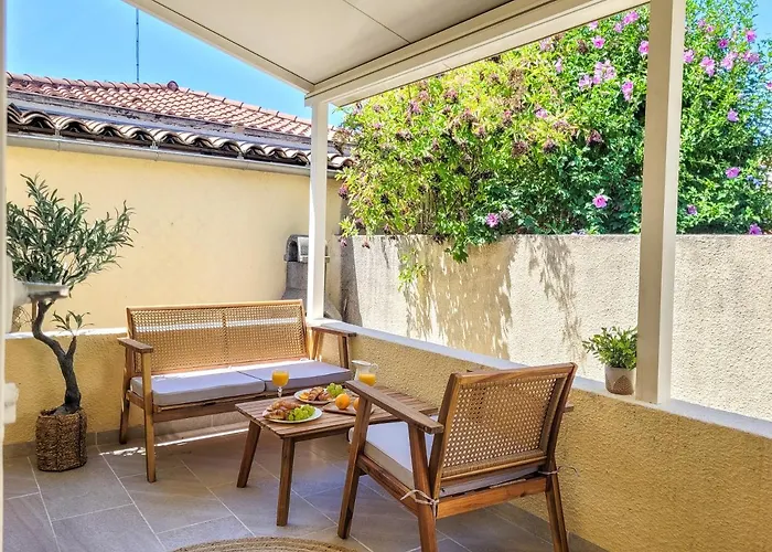 شقة Double Climatise Avec Terrasse - Proche Tram & Centre *